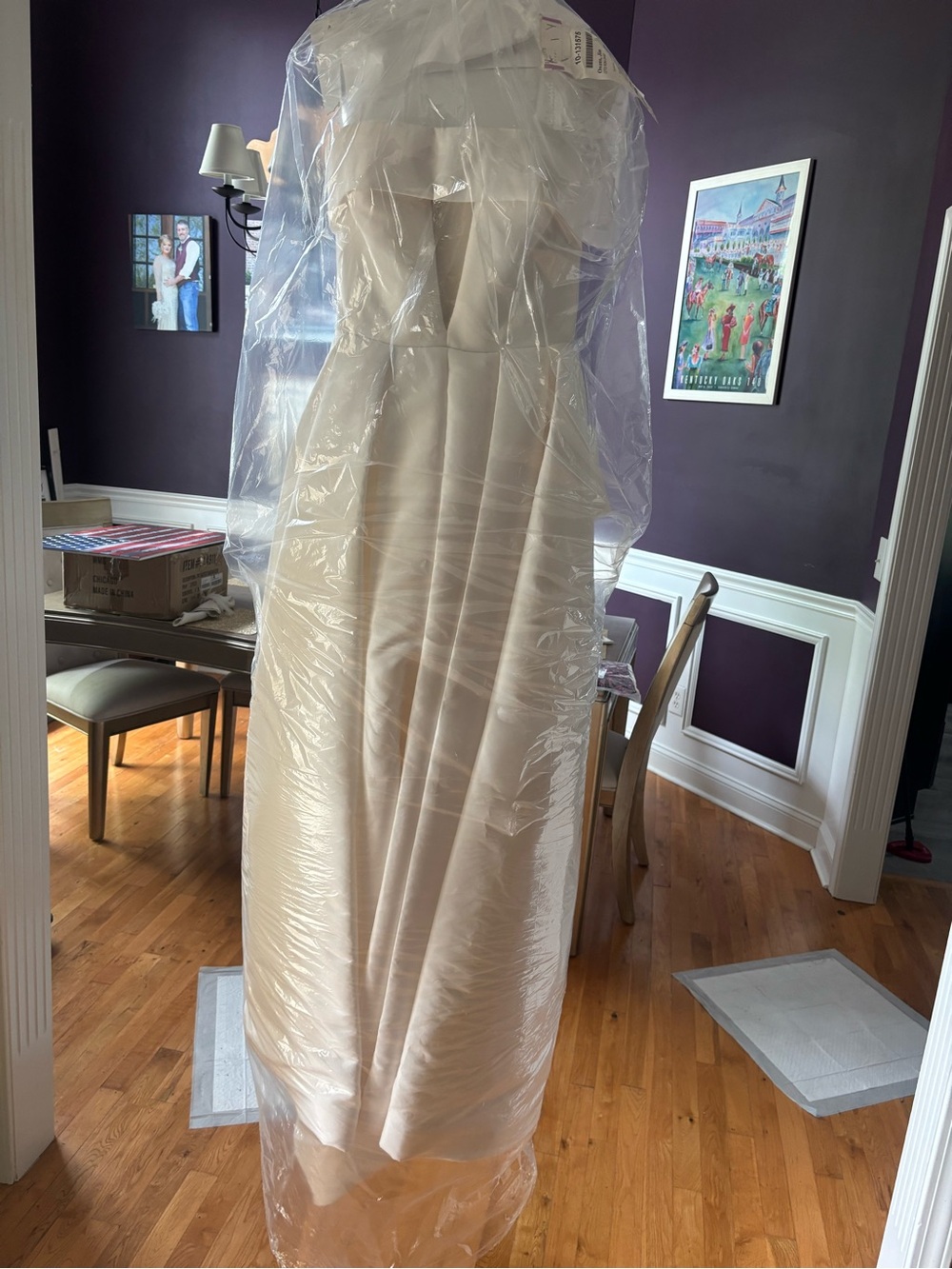 Elegant white Strapless Wedding Dress - Classic Silhouette.